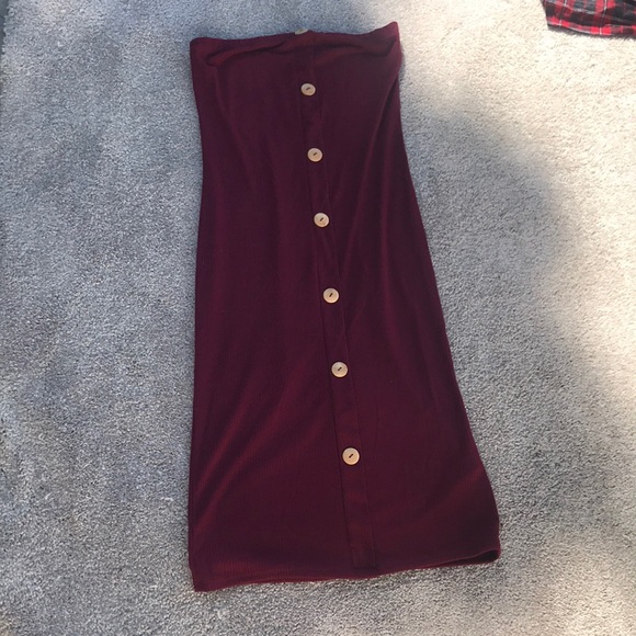 Two dresses one has no sleeves - Picture 1 of 3